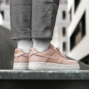 Women Air Force 1 '07 LX Particle Beige